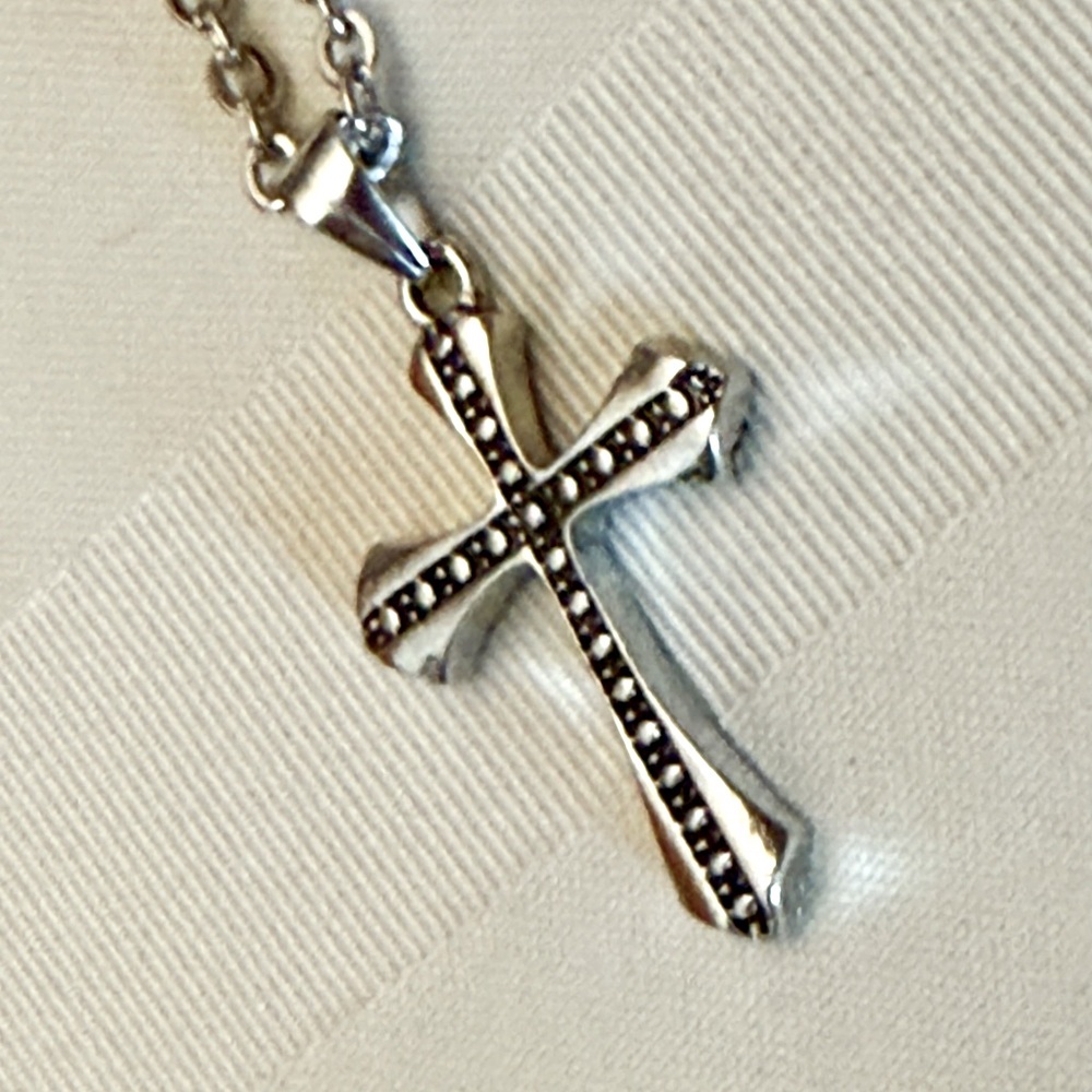 Silver Tone Fashion Necklace